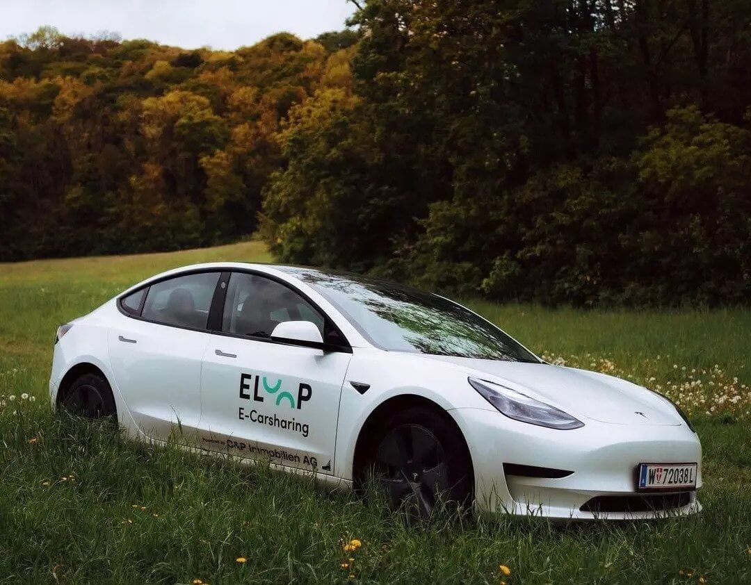 eloop carsharing service with Teslas in Vienna