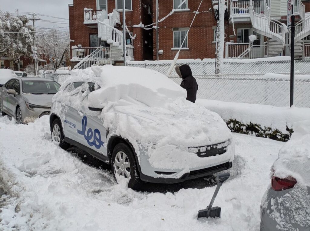 A leo car under snow 